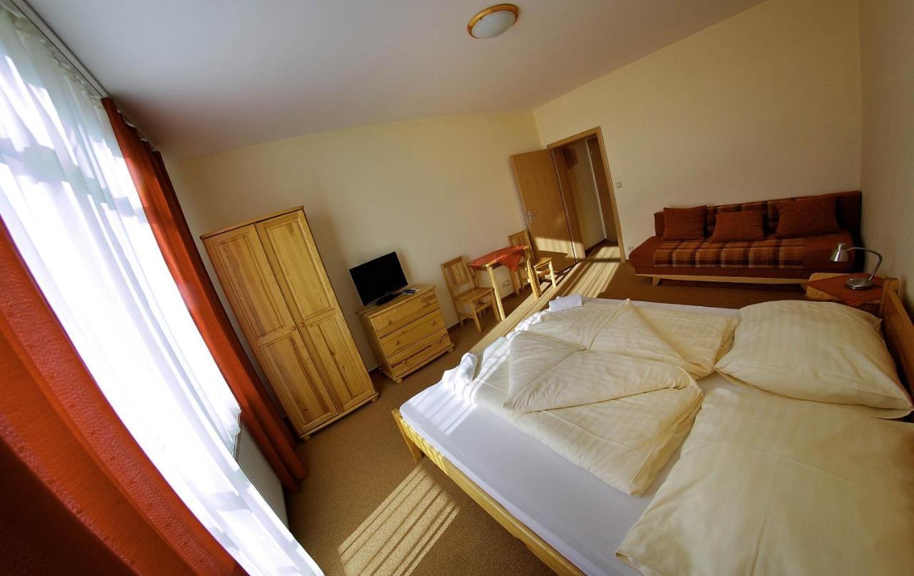 Privat Galfy Hotel Vysoke Tatry Ngoại thất bức ảnh